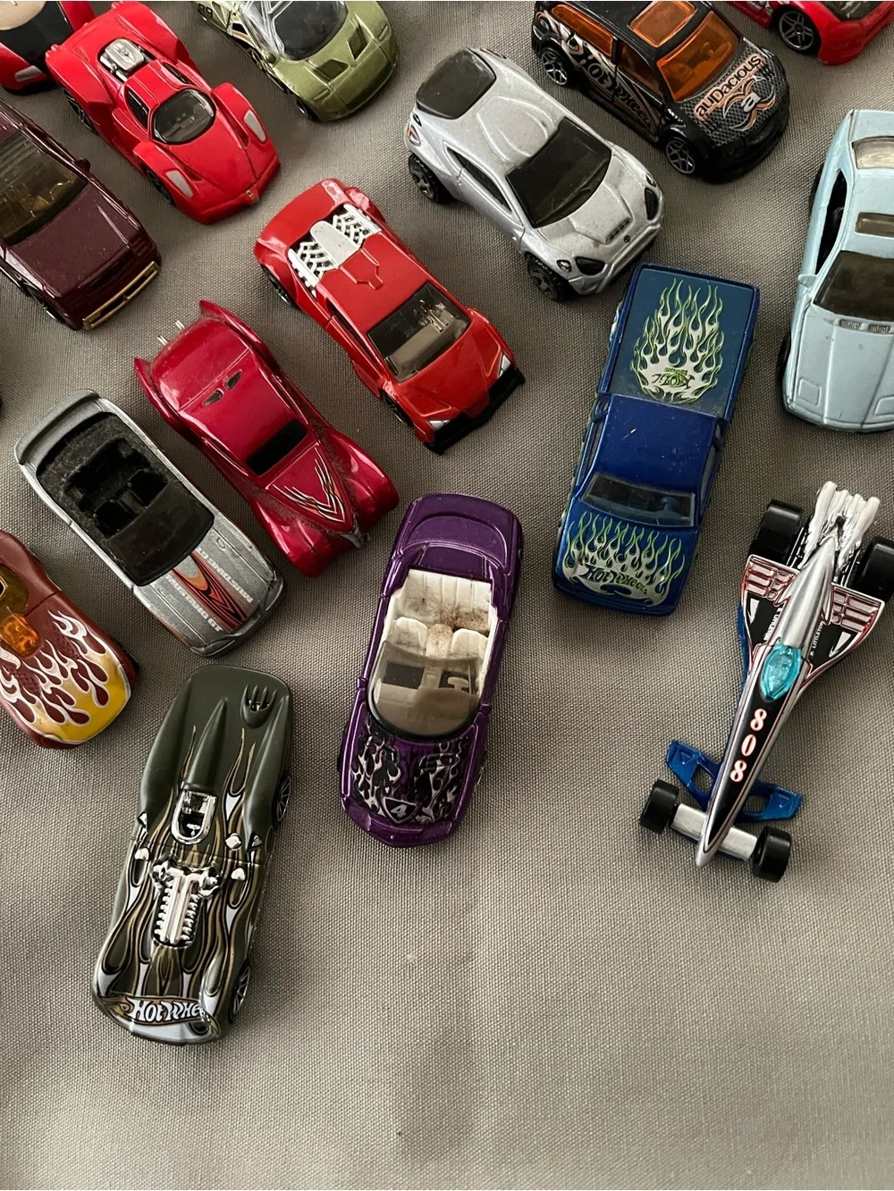 Hot Wheels Mattel mixed lot of 44 (cars, trucks and bus) 1987 - 2003